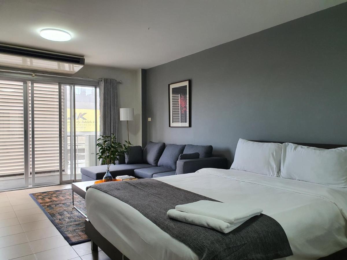 The Studio At Sathorn Terrace Bangkok Exterior photo