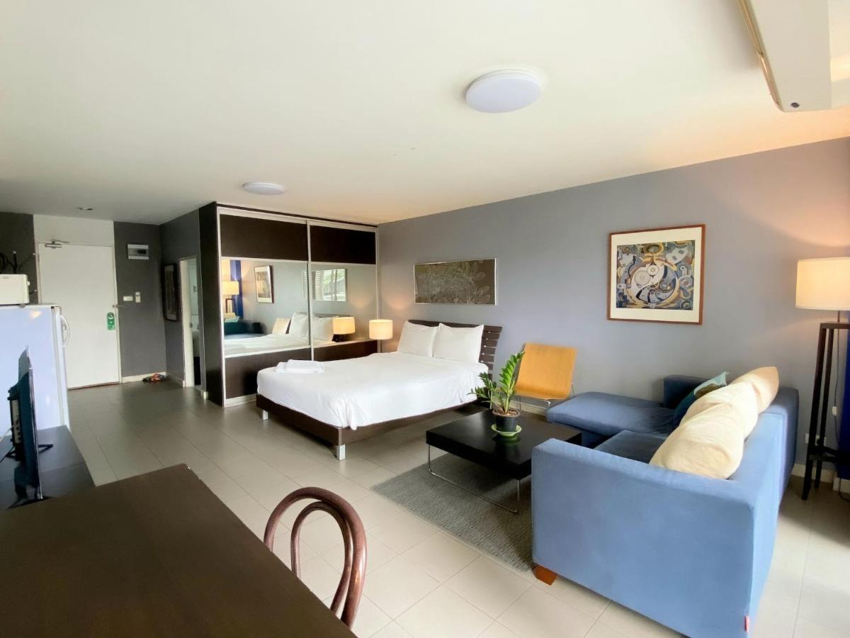 The Studio At Sathorn Terrace Bangkok Exterior photo