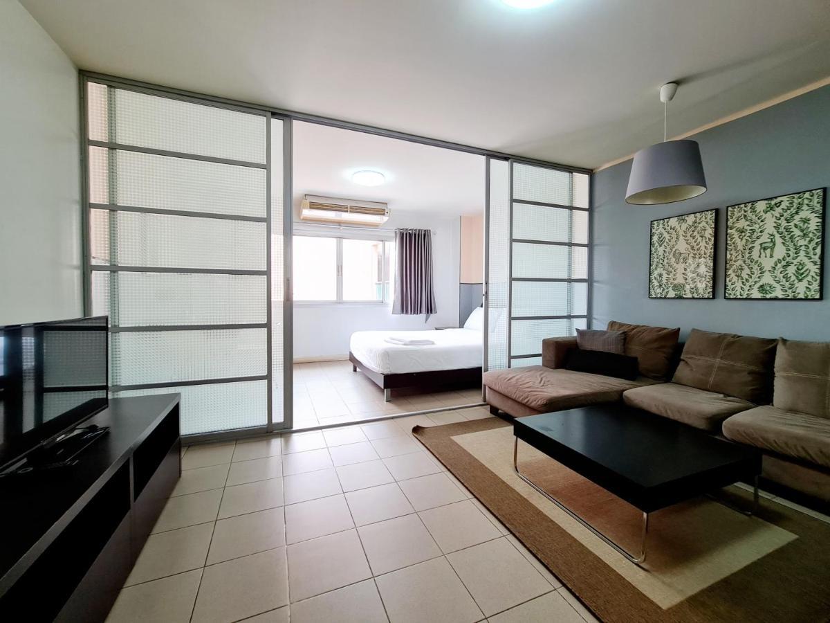 The Studio At Sathorn Terrace Bangkok Exterior photo