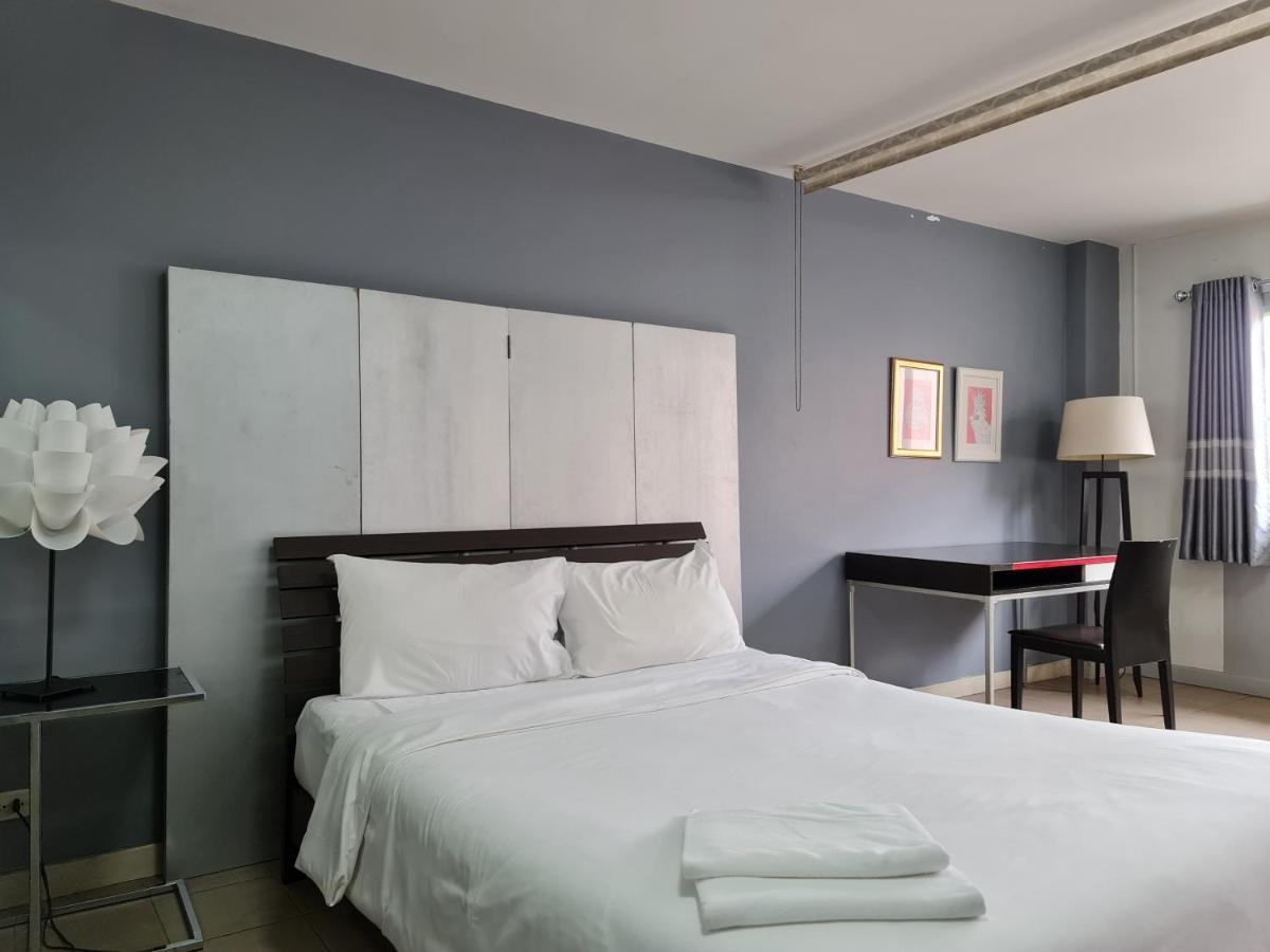 The Studio At Sathorn Terrace Bangkok Exterior photo