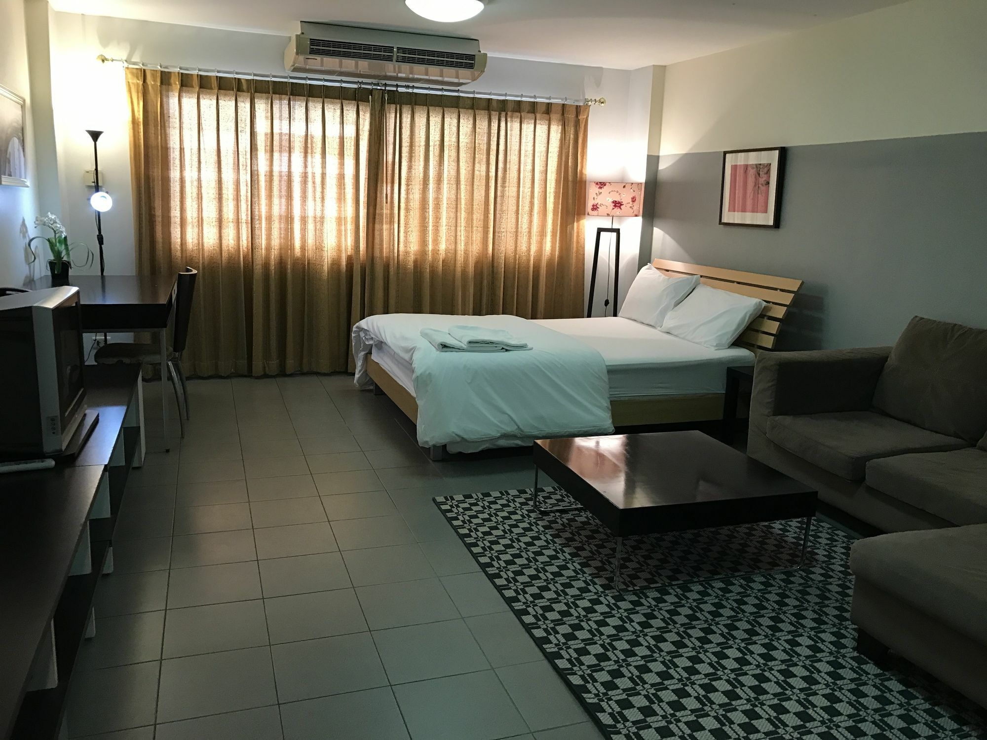 The Studio At Sathorn Terrace Bangkok Exterior photo